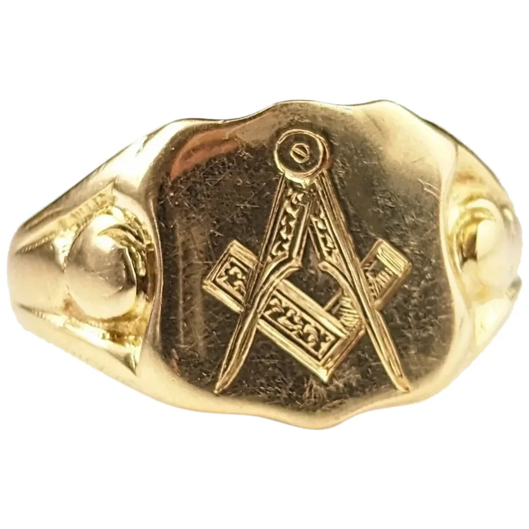 Antique 18ct gold signet ring, Masonic, shield shaped