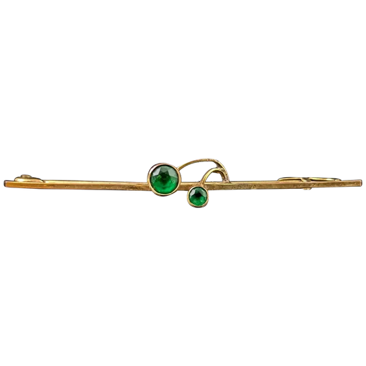 Antique 9ct yellow gold Berry brooch, Emerald