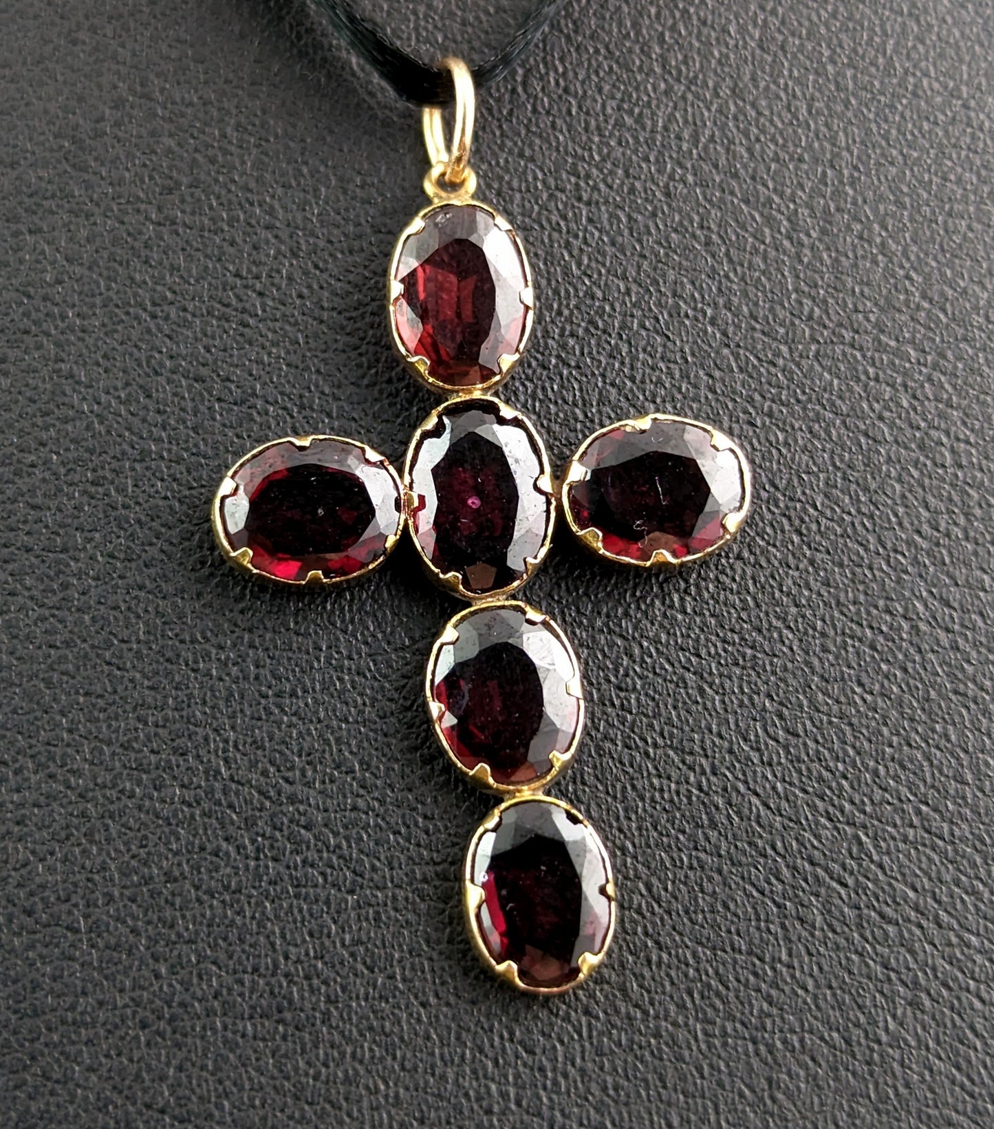 Antique Garnet cross pendant, 18ct gold, Victorian