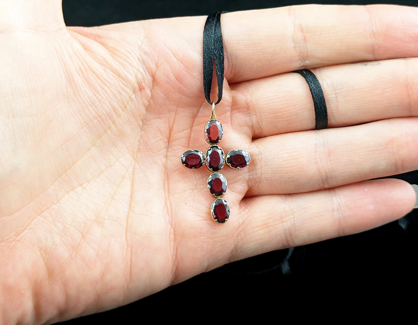 Antique Garnet cross pendant, 18ct gold, Victorian