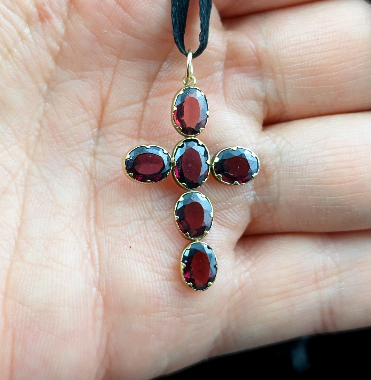 Antique Garnet cross pendant, 18ct gold, Victorian