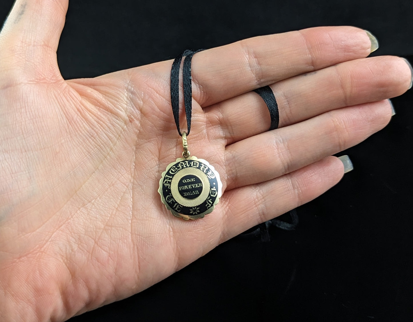 Antique Georgian mourning locket pendant, 9ct gold and black enamel