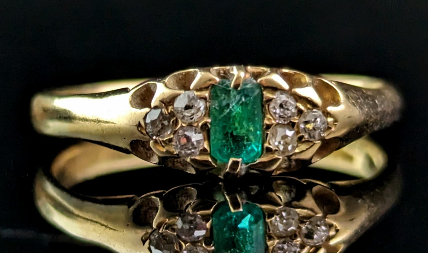 Antique Emerald and Diamond ring, 18ct gold, Victorian