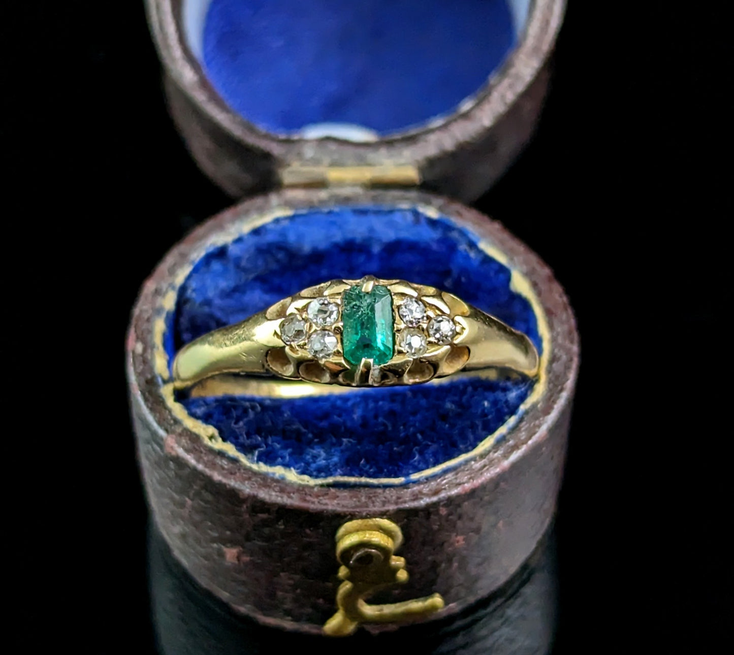 Antique Emerald and Diamond ring, 18ct gold, Victorian