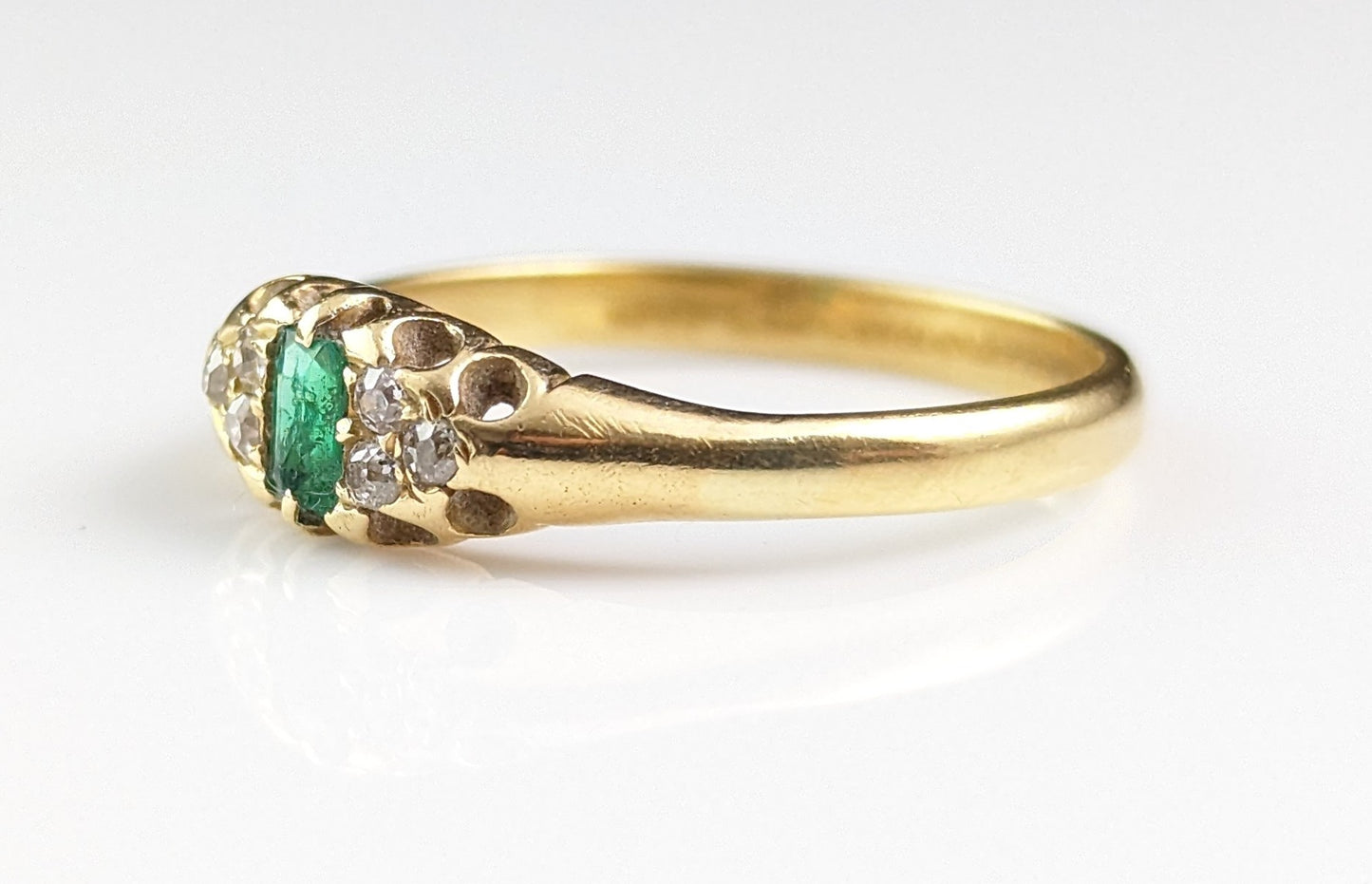 Antique Emerald and Diamond ring, 18ct gold, Victorian