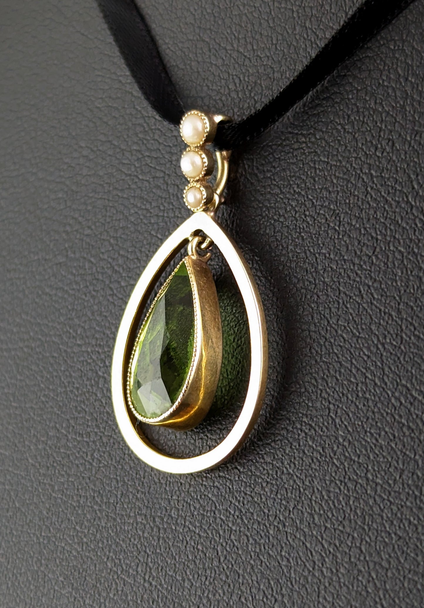 Antique Peridot and seed pearl pendant, 9ct gold, Art Nouveau