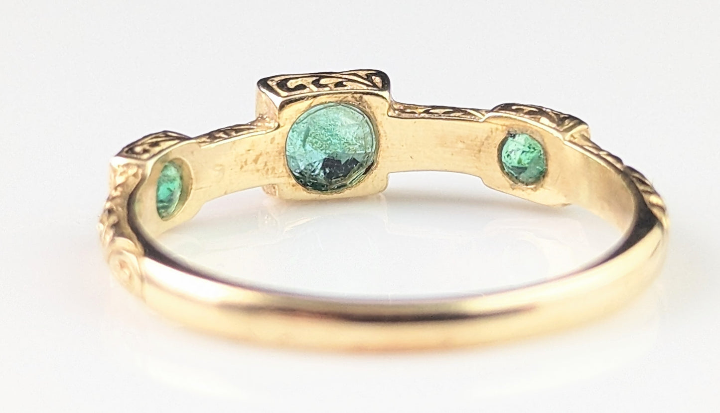 Antique Emerald and Diamond ring, 15ct yellow gold