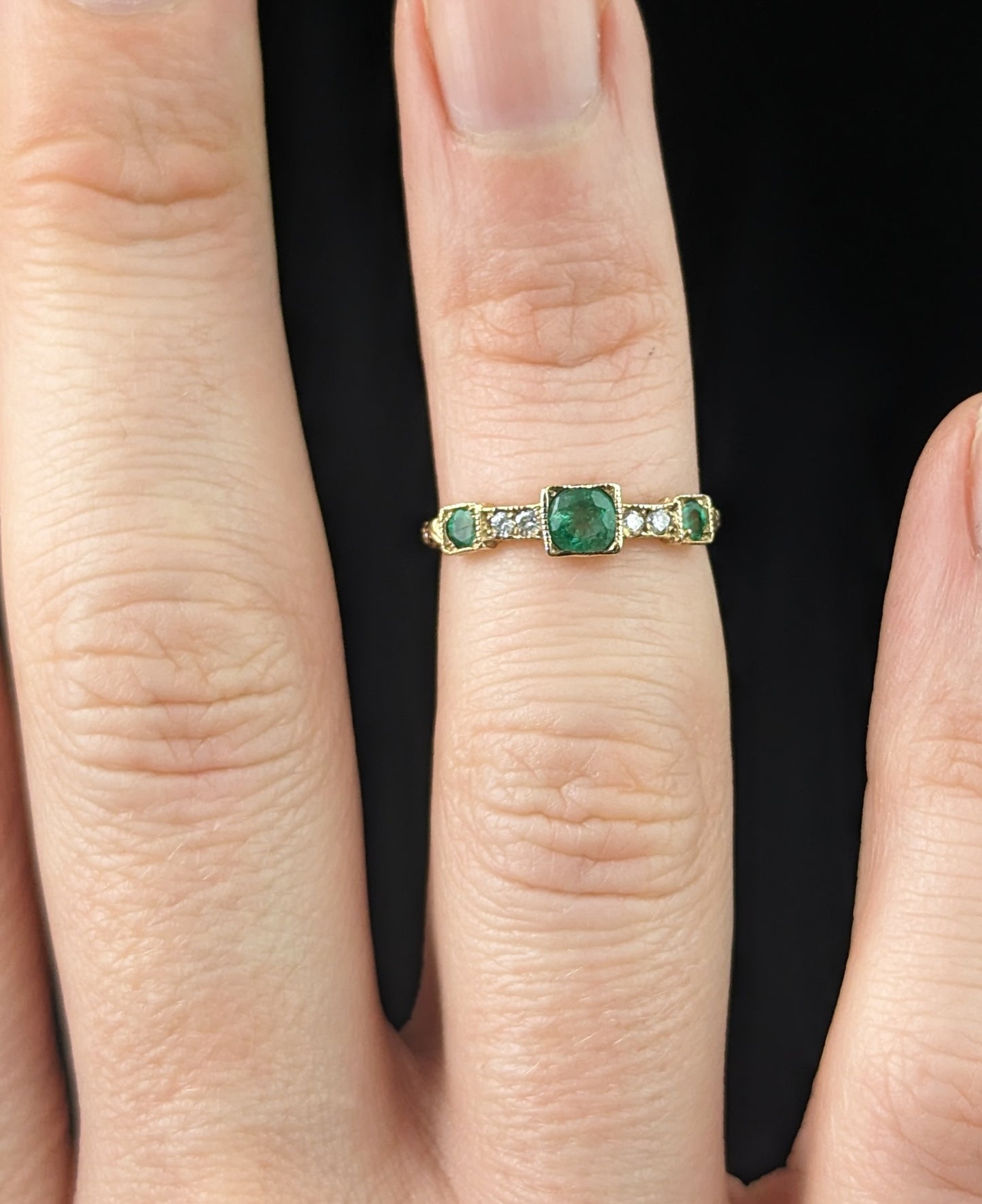 Antique Emerald and Diamond ring, 15ct yellow gold