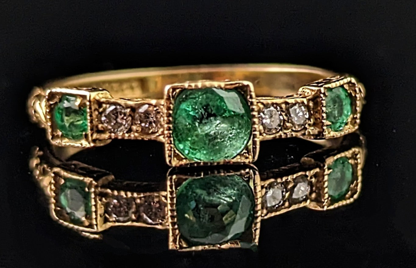 Antique Emerald and Diamond ring, 15ct yellow gold