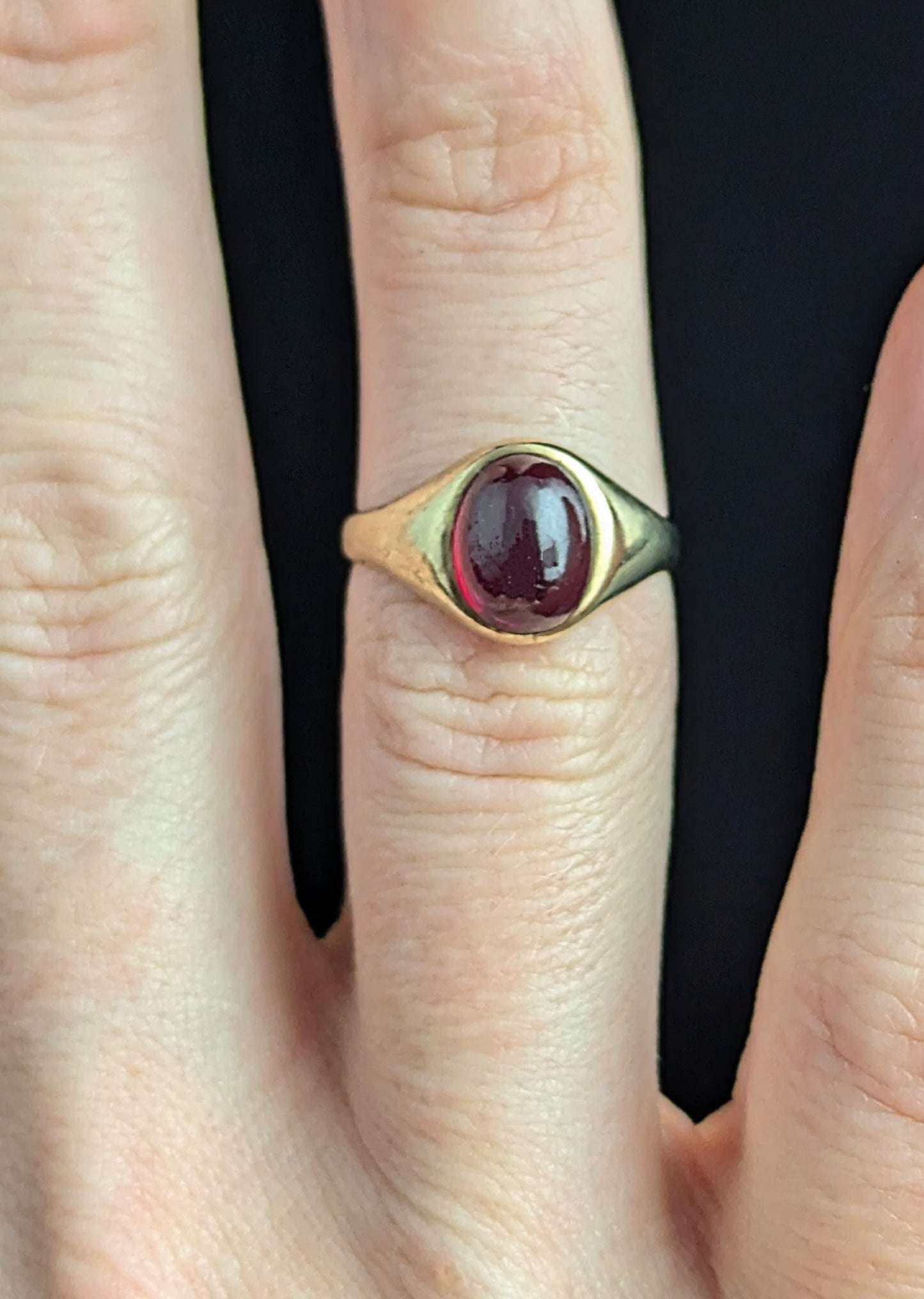 Vintage Garnet signet ring, 9ct yellow gold, Art Deco