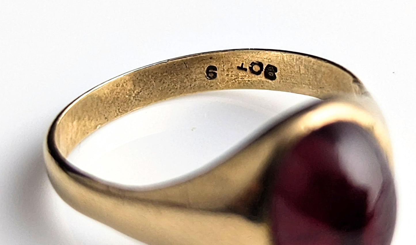 Vintage Garnet signet ring, 9ct yellow gold, Art Deco