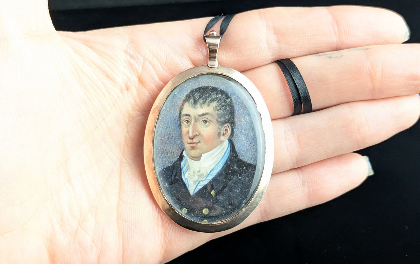 Antique Georgian portrait pendant, Mourning locket, 9ct gold