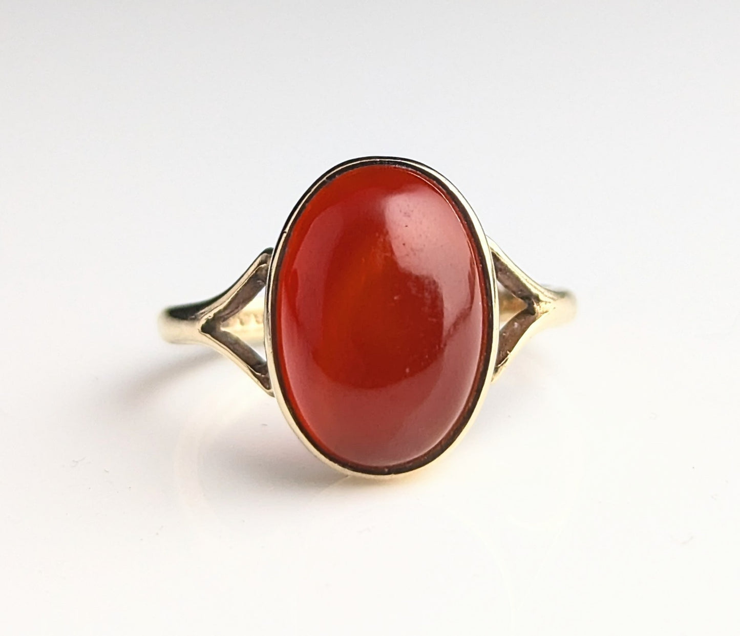 Vintage Carnelian signet ring, 9ct yellow gold, Cabochon