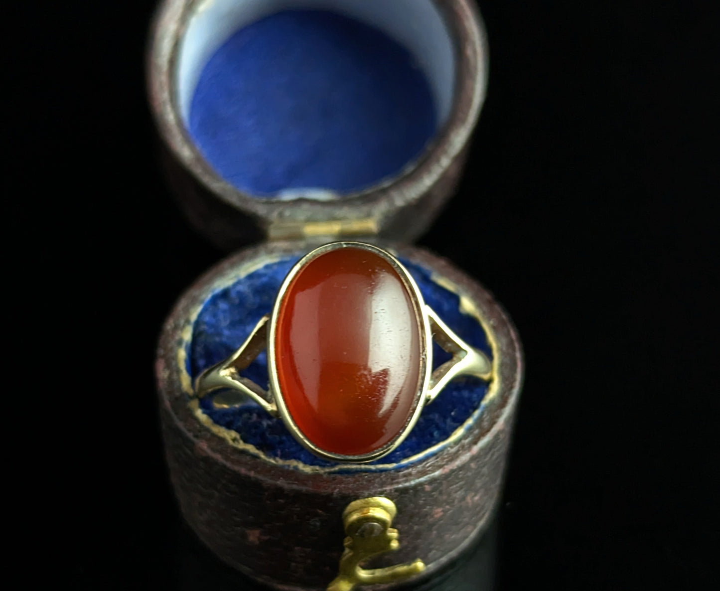 Vintage Carnelian signet ring, 9ct yellow gold, Cabochon