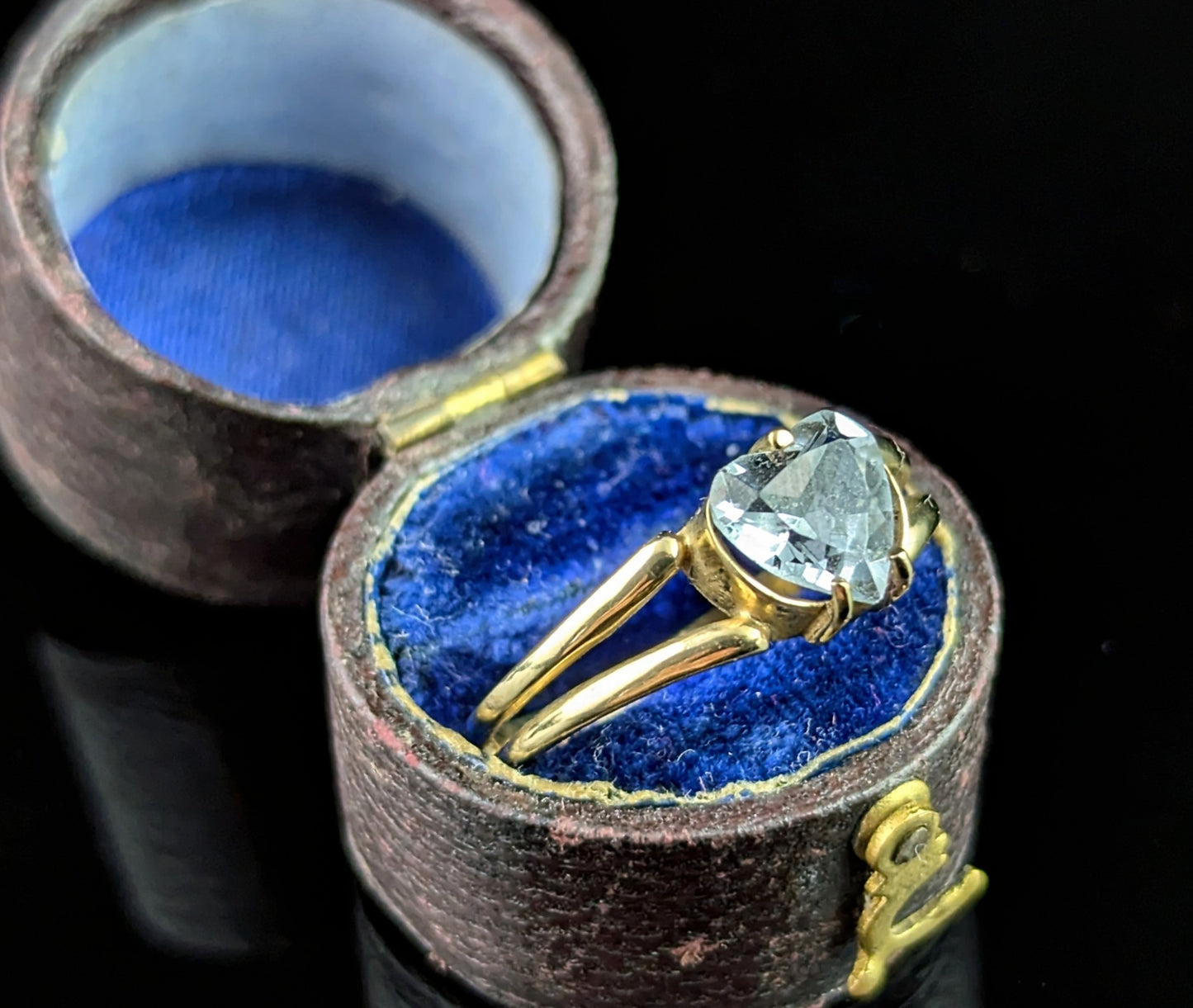 Vintage 9ct gold heart ring, blue paste