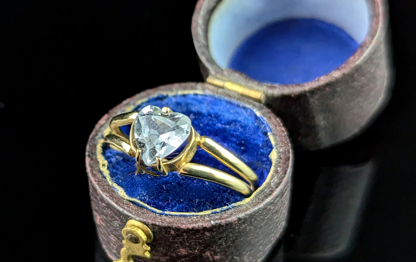 Vintage 9ct gold heart ring, blue paste