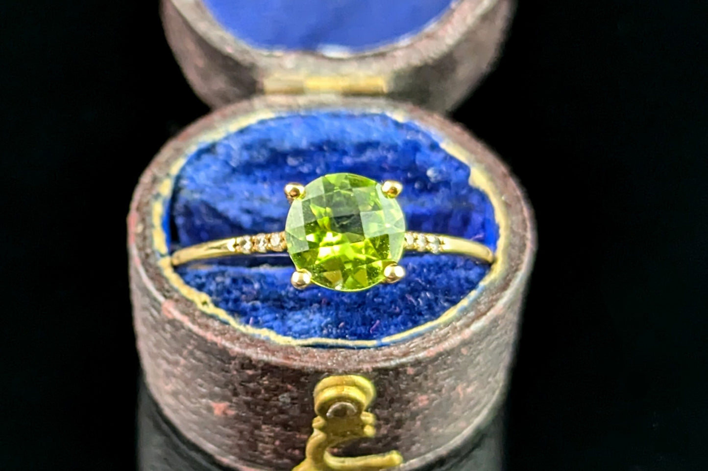 Vintage 14ct gold Peridot and Diamond ring