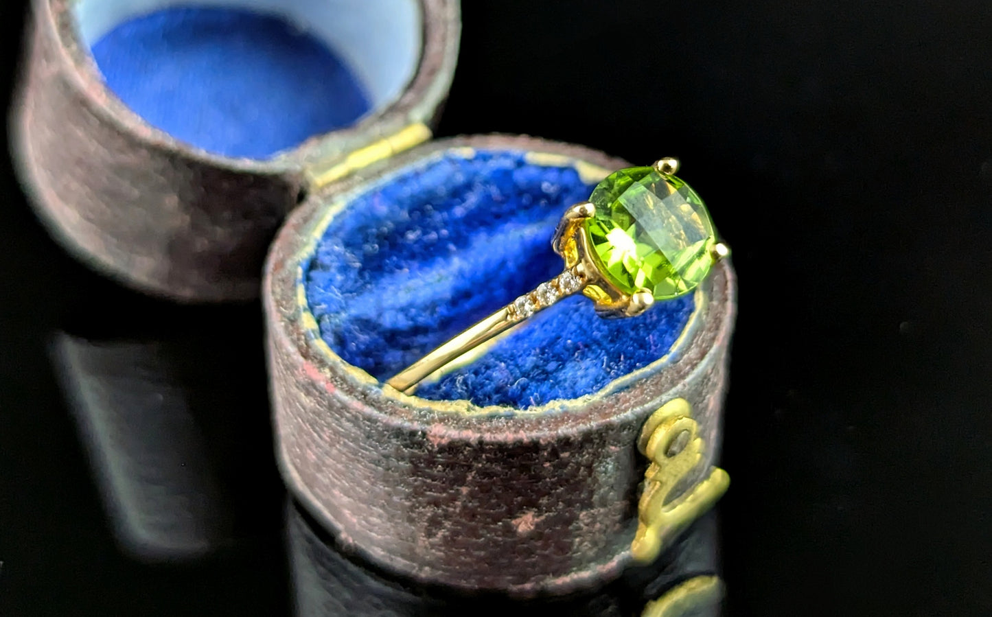 Vintage 14ct gold Peridot and Diamond ring