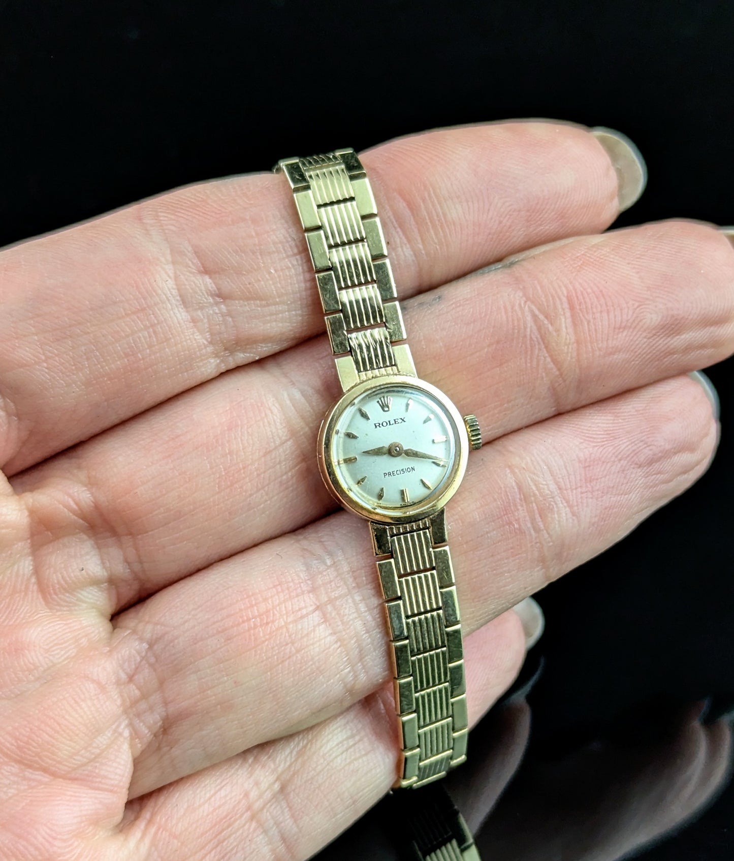 Vintage 9ct gold Ladies Rolex precision wristwatch, Bracelet strap