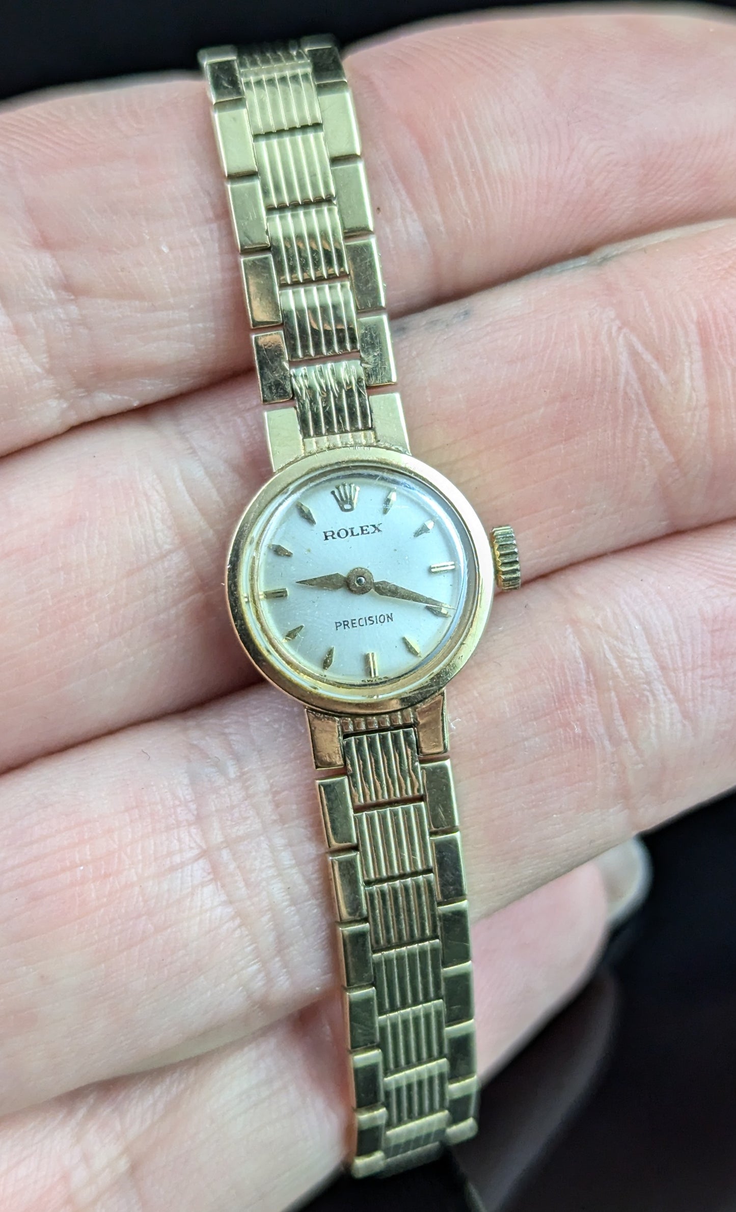 Vintage 9ct gold Ladies Rolex precision wristwatch, Bracelet strap