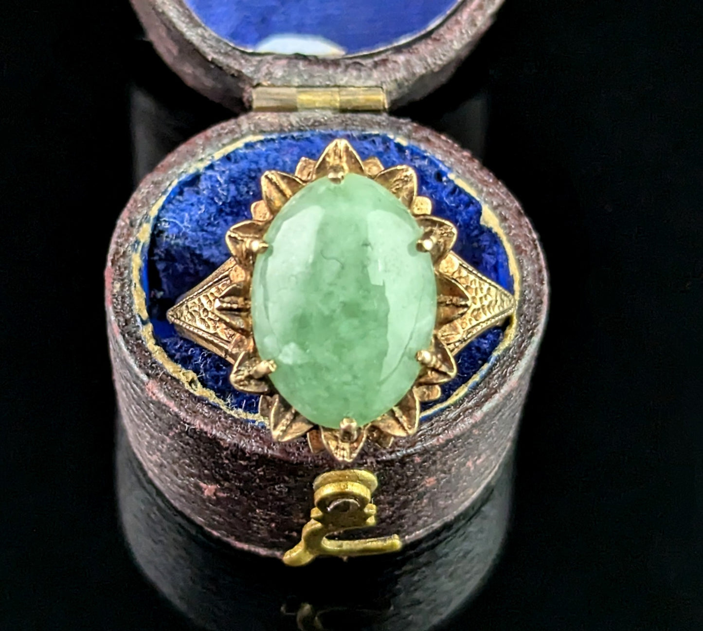 Vintage 9ct gold Jade cabochon ring, 1970s