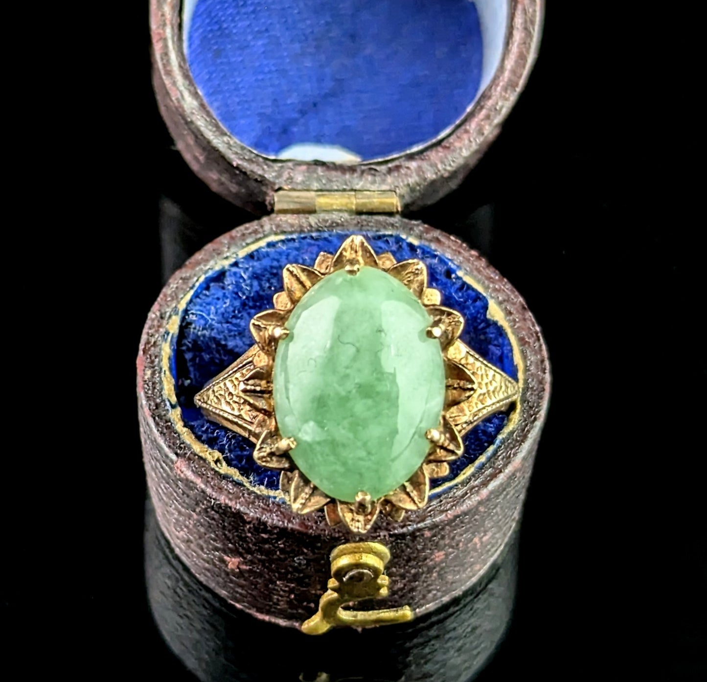 Vintage 9ct gold Jade cabochon ring, 1970s