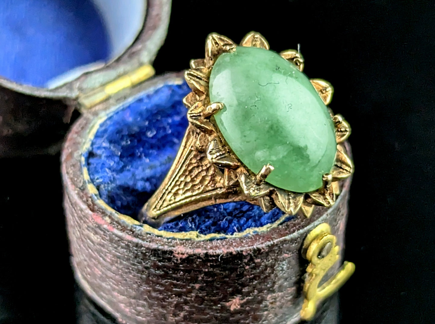 Vintage 9ct gold Jade cabochon ring, 1970s