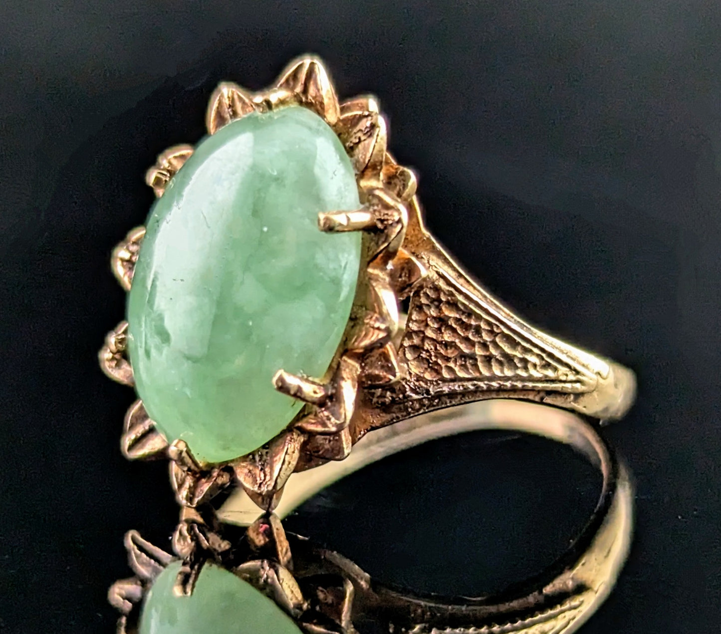 Vintage 9ct gold Jade cabochon ring, 1970s