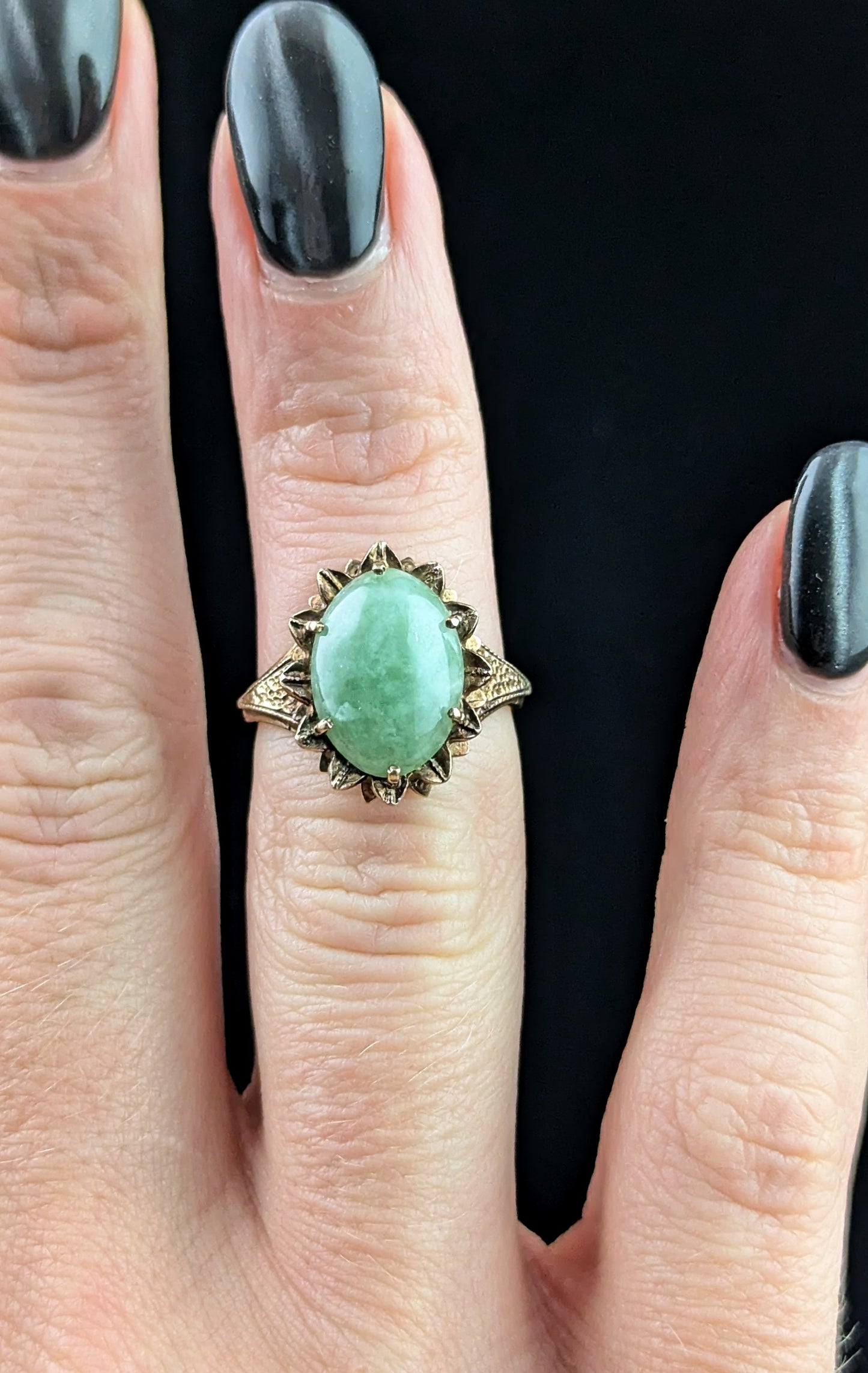 Vintage 9ct gold Jade cabochon ring, 1970s