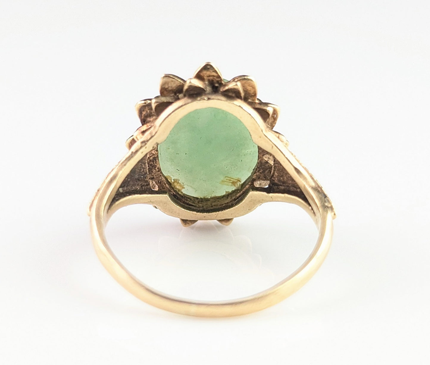 Vintage 9ct gold Jade cabochon ring, 1970s