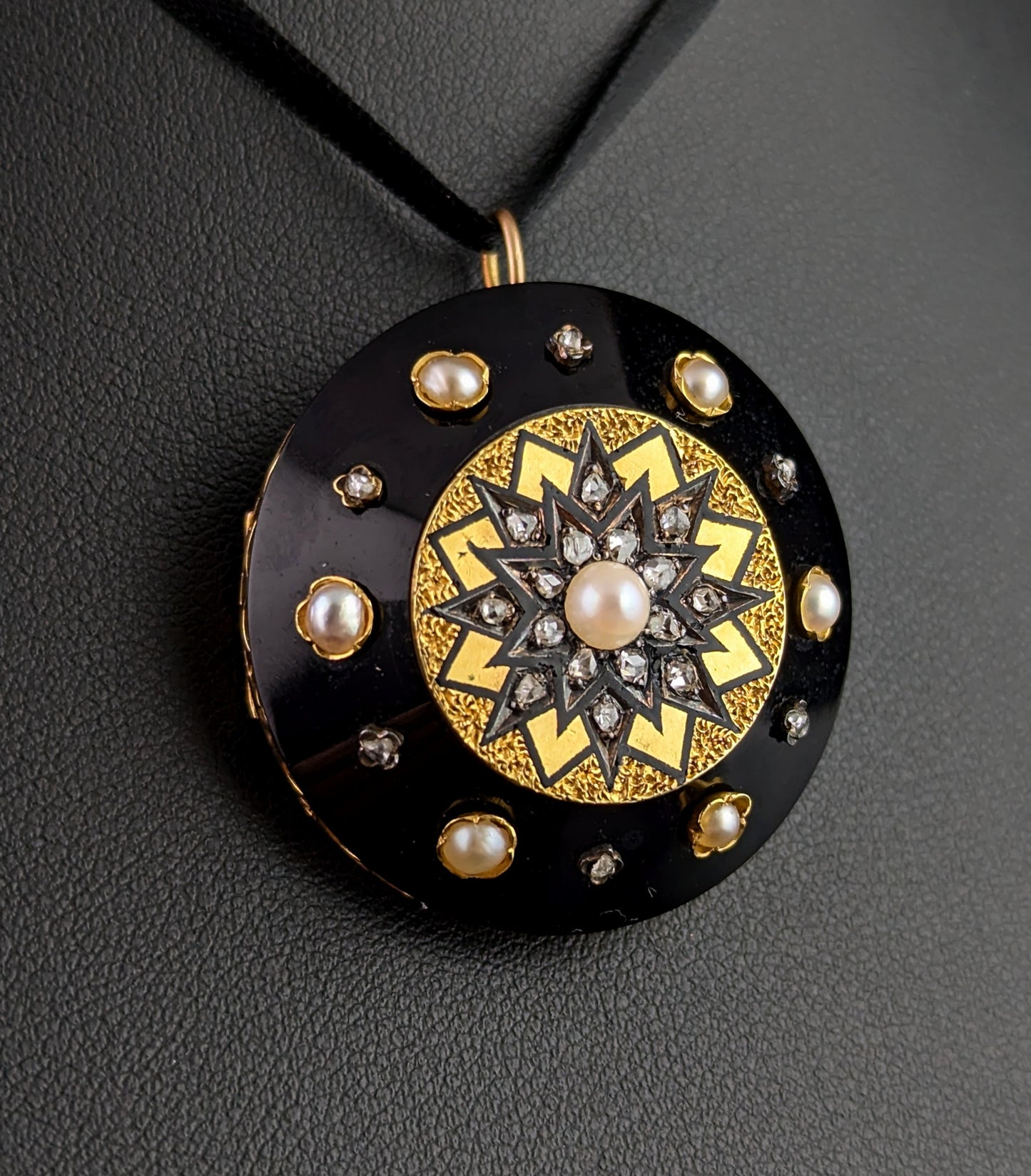 Antique Diamond star pendant brooch, 15ct gold, Onyx and black enamel