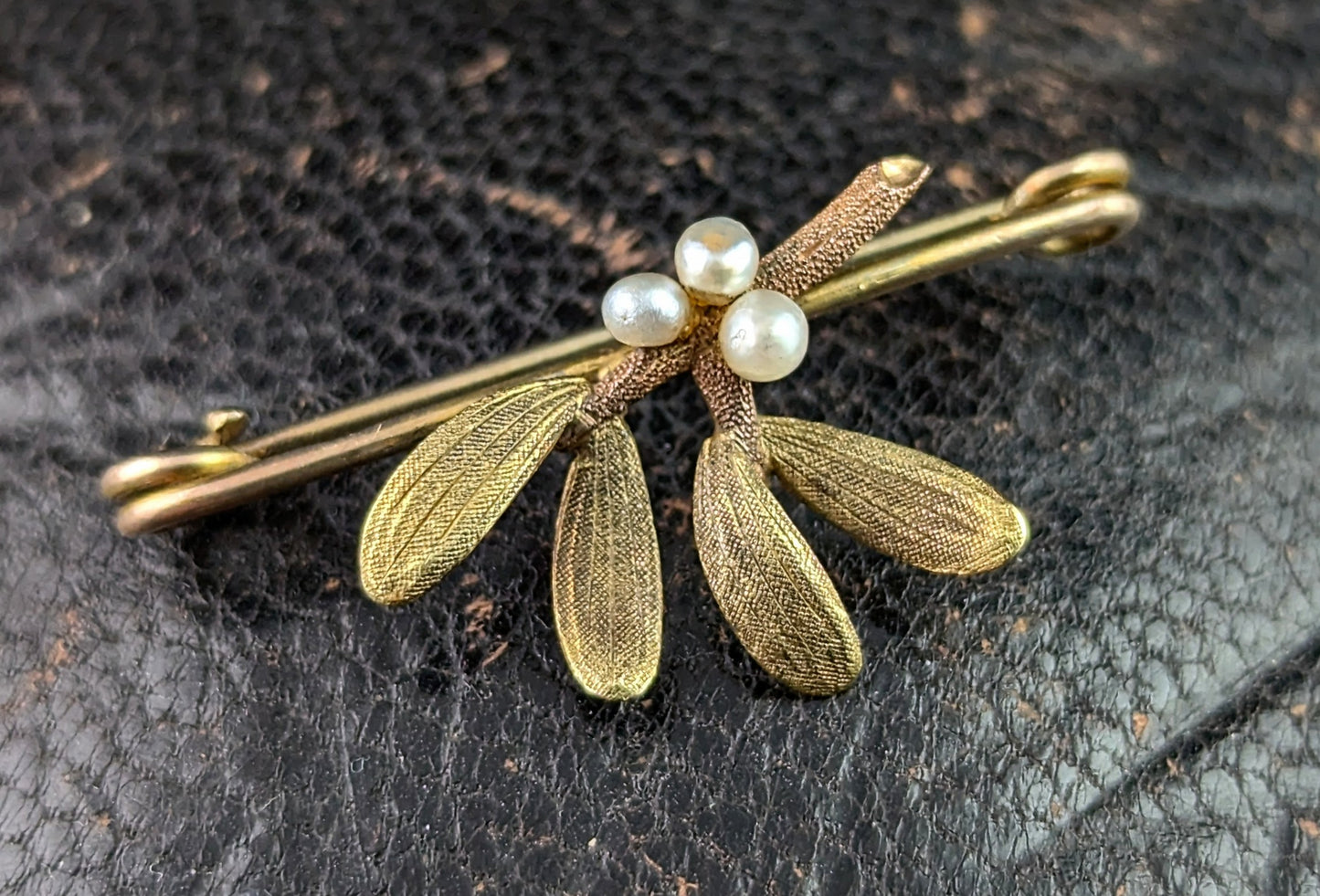 Antique Mistletoe brooch, 9ct gold and Pearl