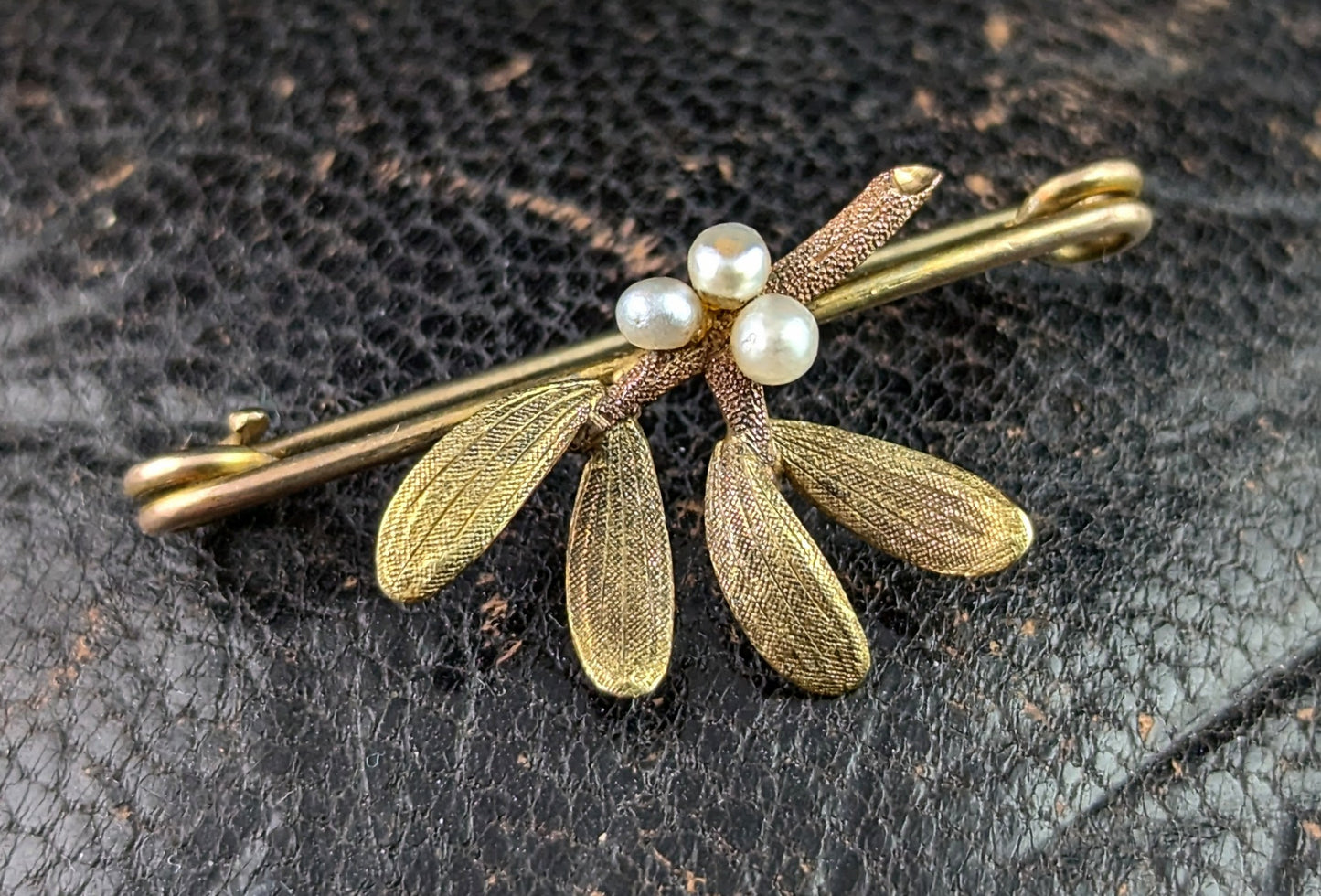 Antique Mistletoe brooch, 9ct gold and Pearl