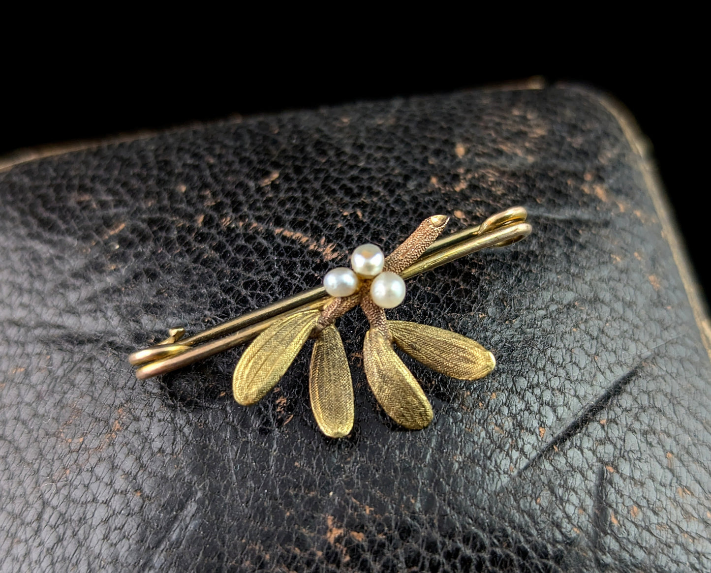 Antique Mistletoe brooch, 9ct gold and Pearl