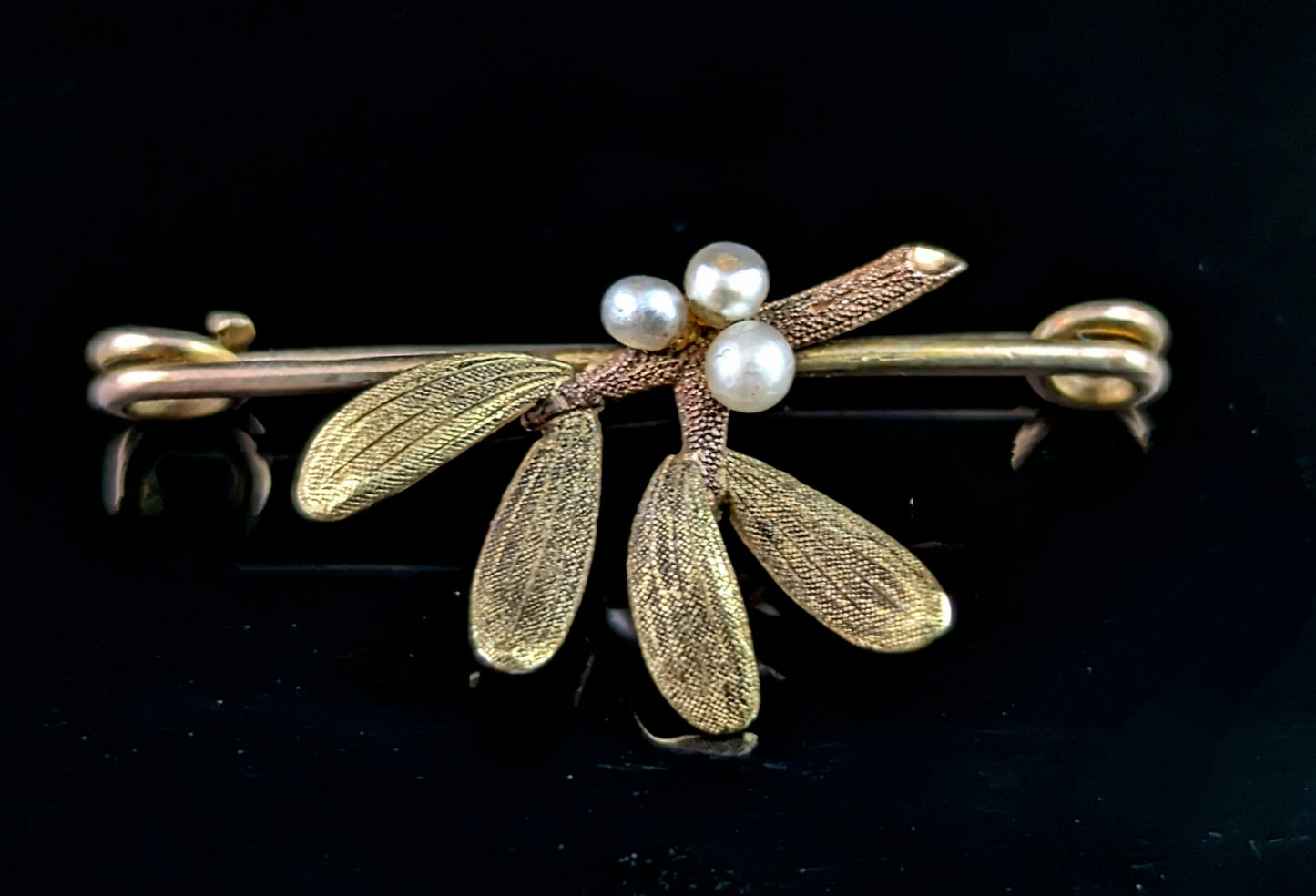 Antique Mistletoe brooch, 9ct gold and Pearl