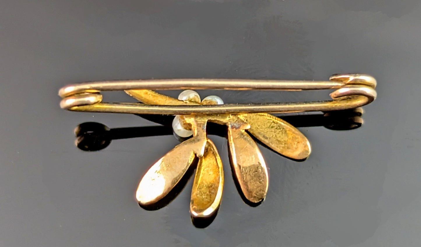 Antique Mistletoe brooch, 9ct gold and Pearl