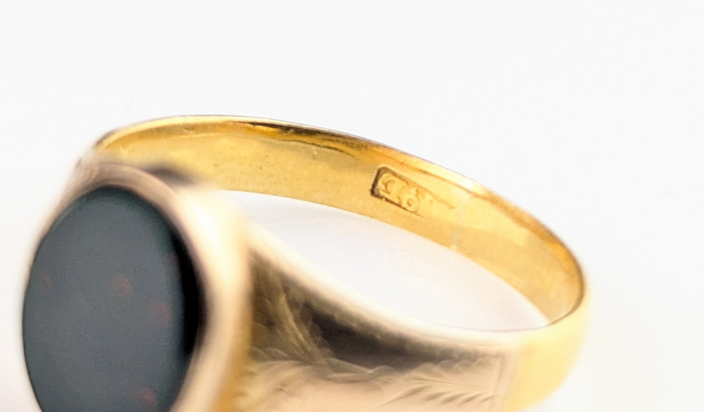 Antique Victorian 18ct gold Bloodstone signet ring, Engraved, Victorian