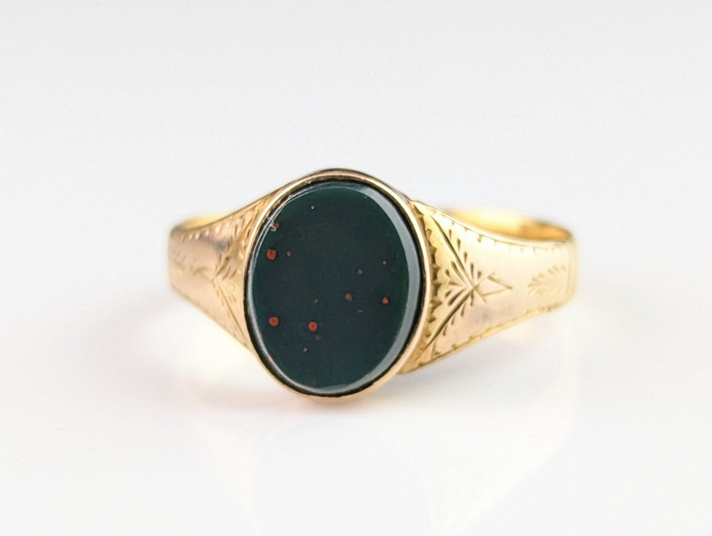 Antique Victorian 18ct gold Bloodstone signet ring, Engraved, Victorian