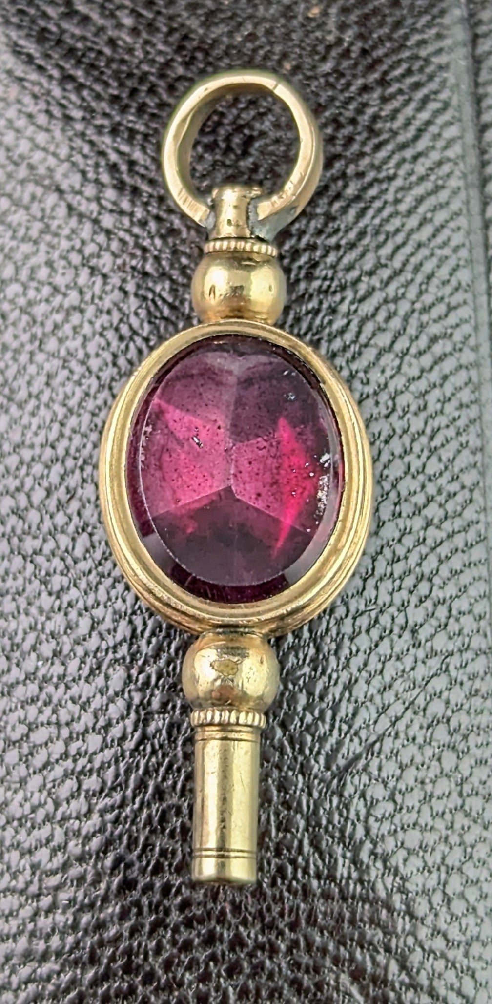 Antique 9ct gold cased watch key pendant, Banded agate