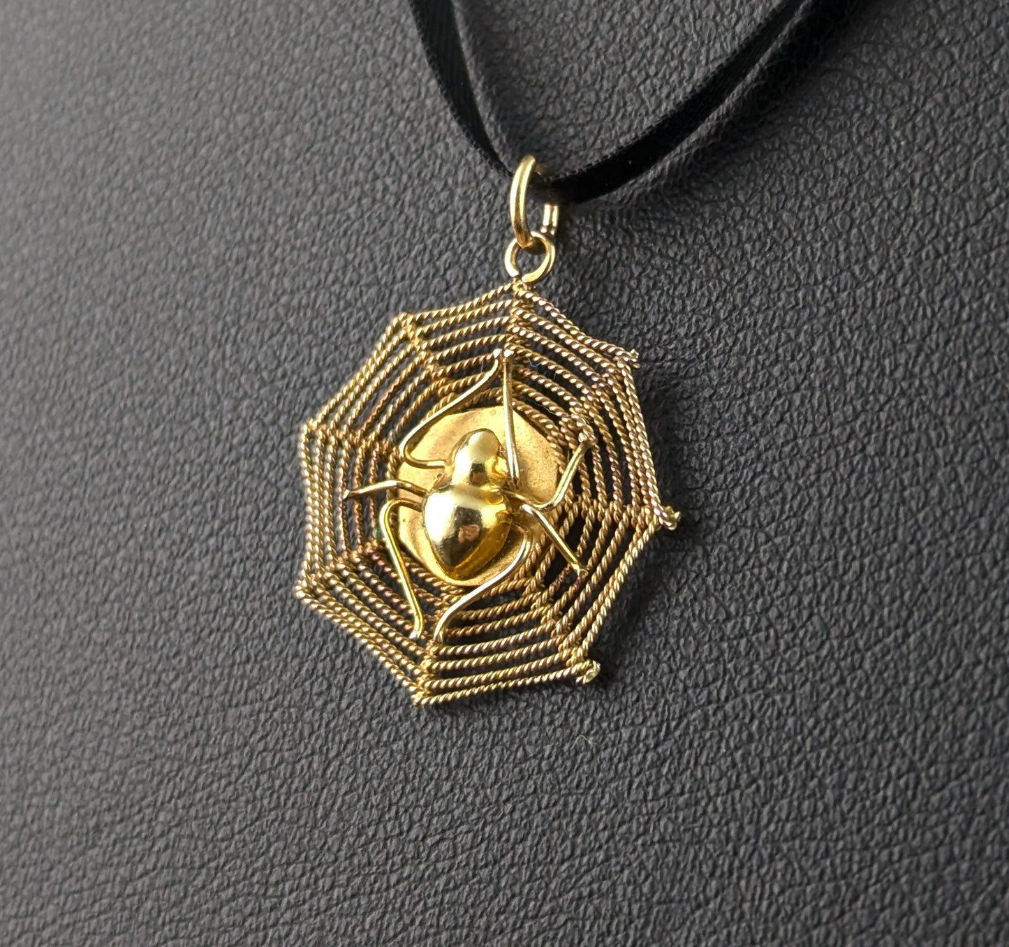 Vintage 14ct yellow gold Spider and Web pendant