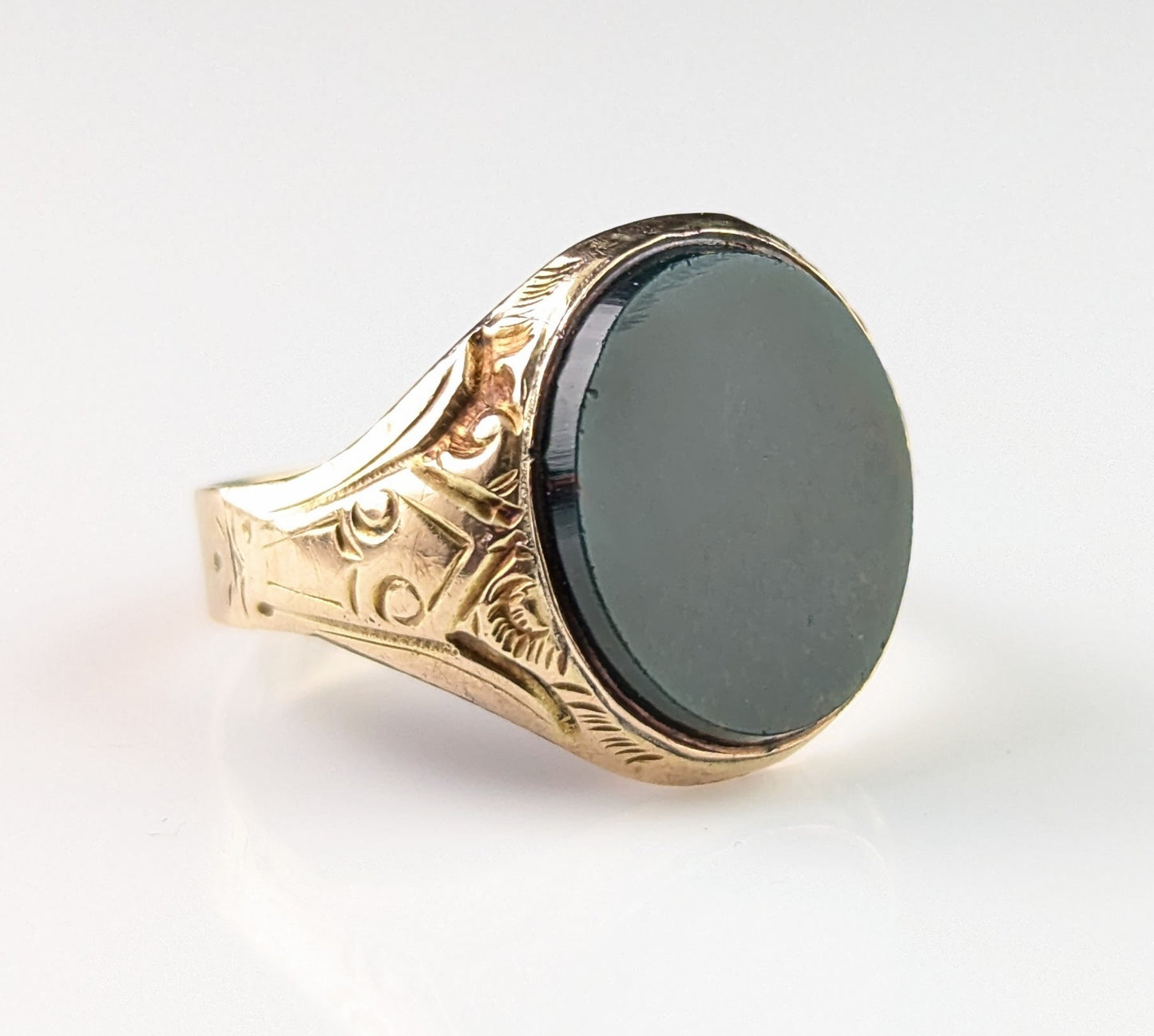 Antique Bloodstone signet ring, 9ct gold, Victorian