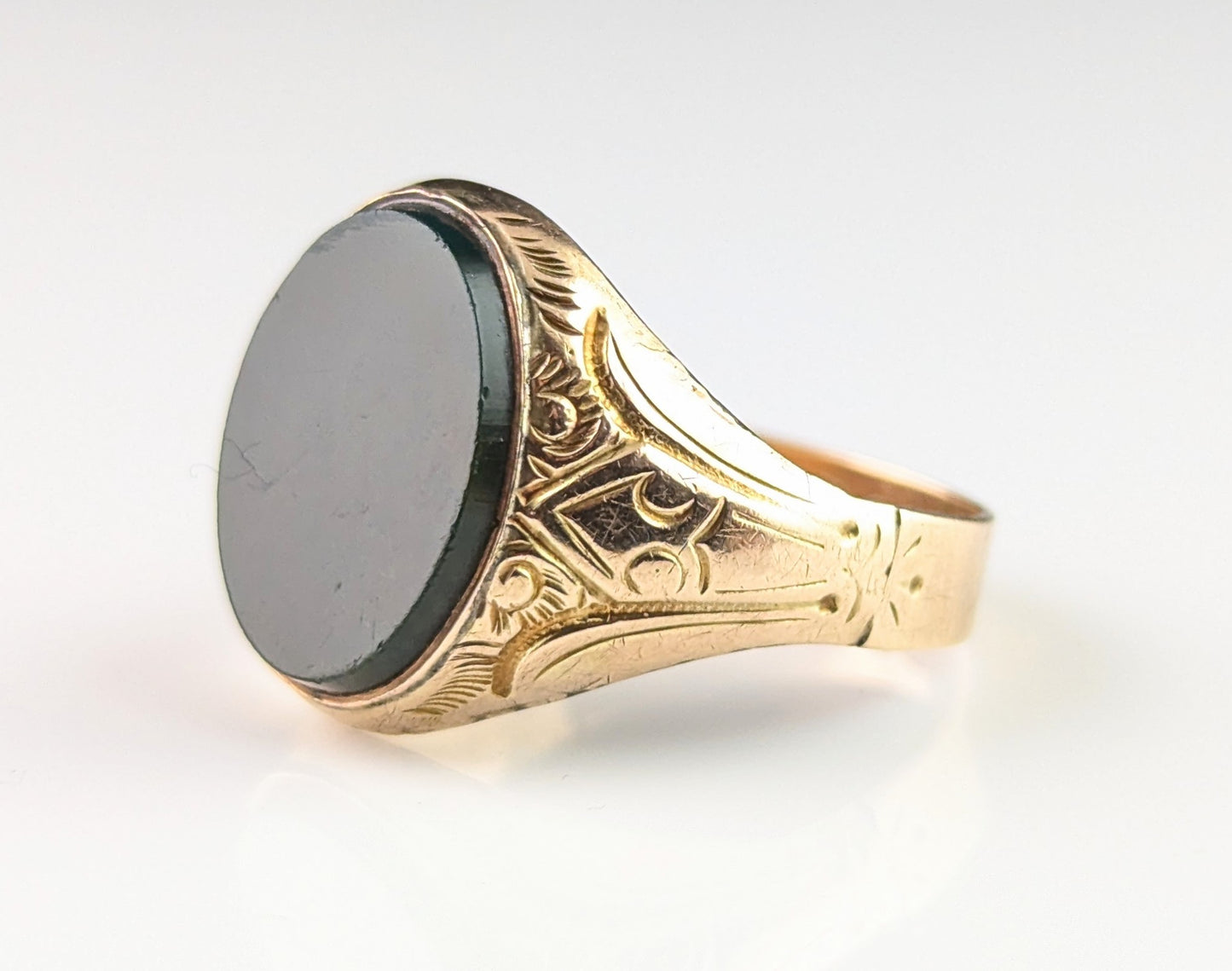 Antique Bloodstone signet ring, 9ct gold, Victorian