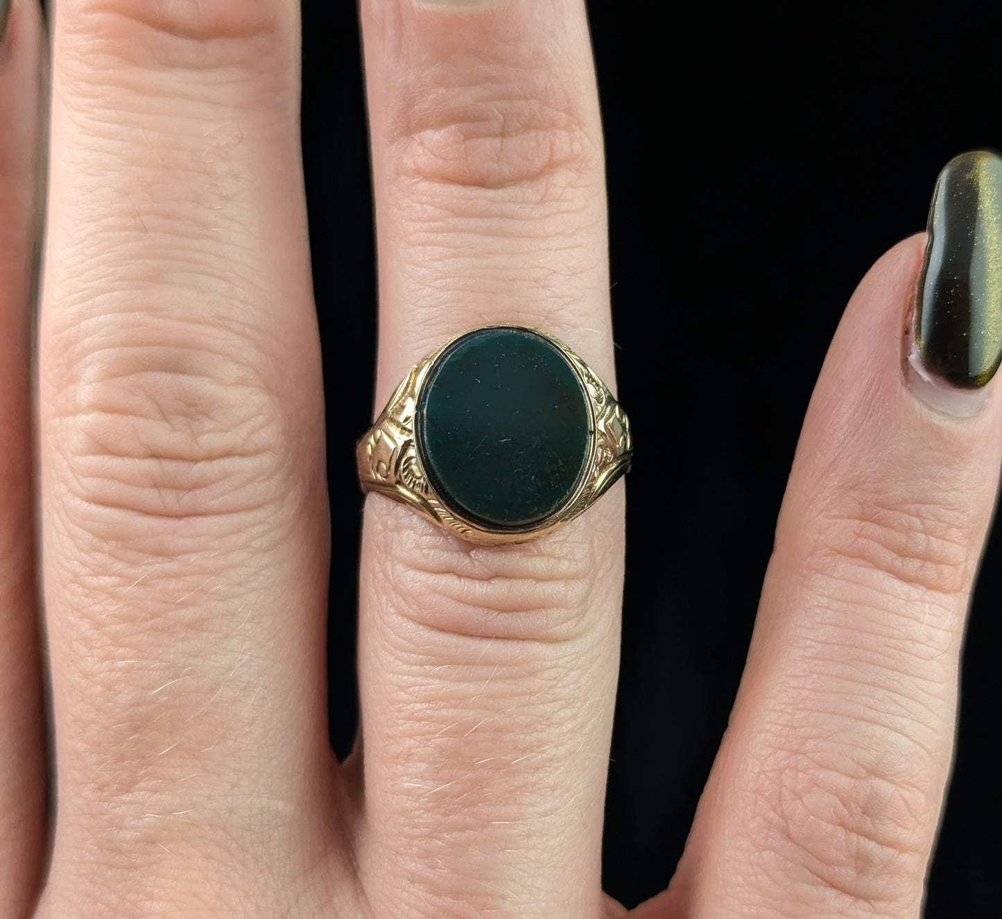 Antique Bloodstone signet ring, 9ct gold, Victorian