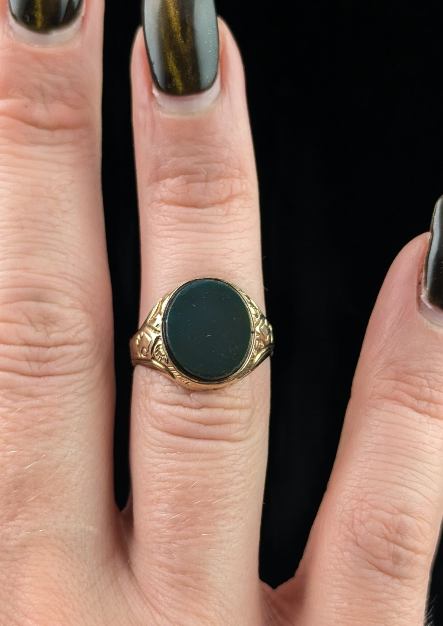 Antique Bloodstone signet ring, 9ct gold, Victorian