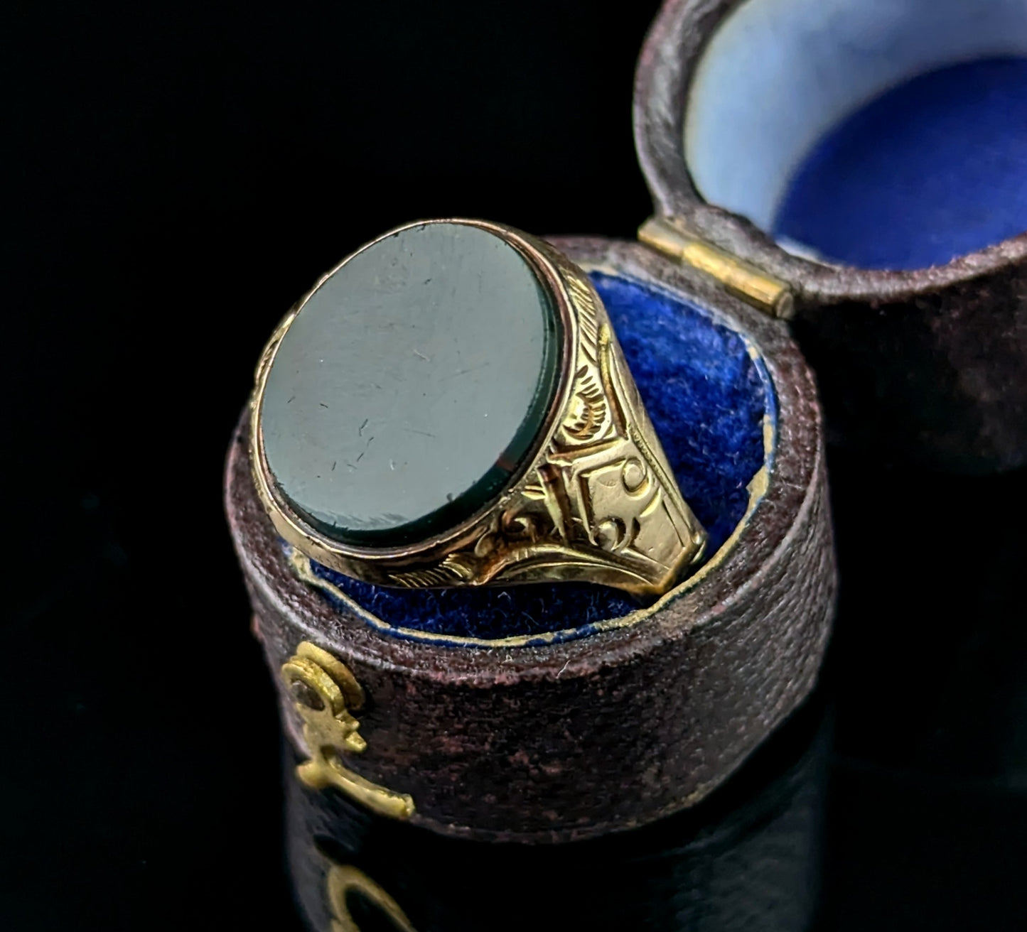 Antique Bloodstone signet ring, 9ct gold, Victorian