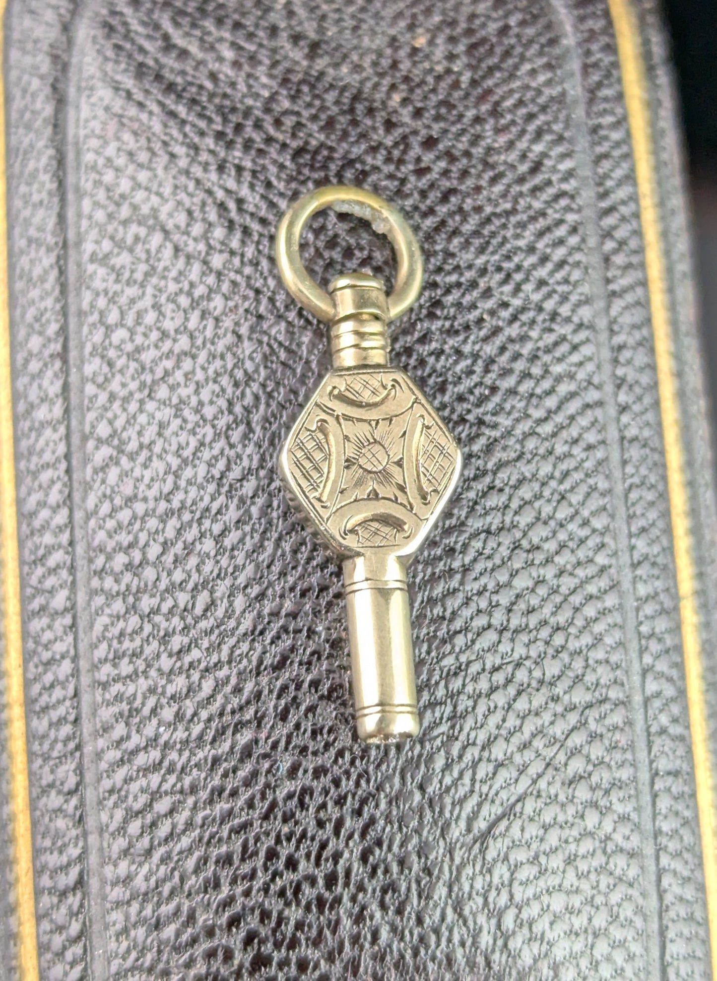 Tiny Antique Victorian 9ct gold cased watch key, floral engraved