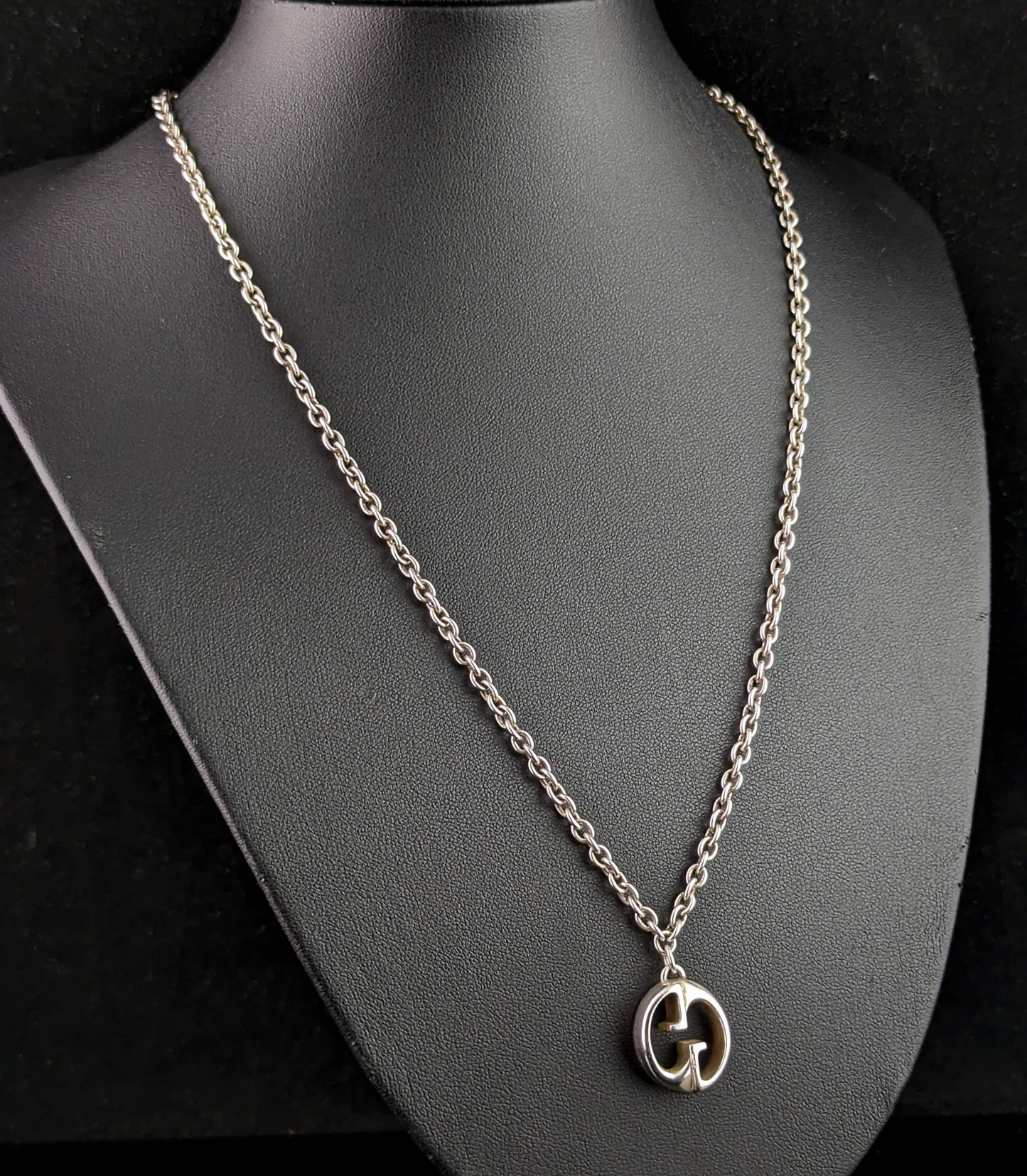 Vintage Gucci sterling silver interlocking G pendant necklace, silver chain