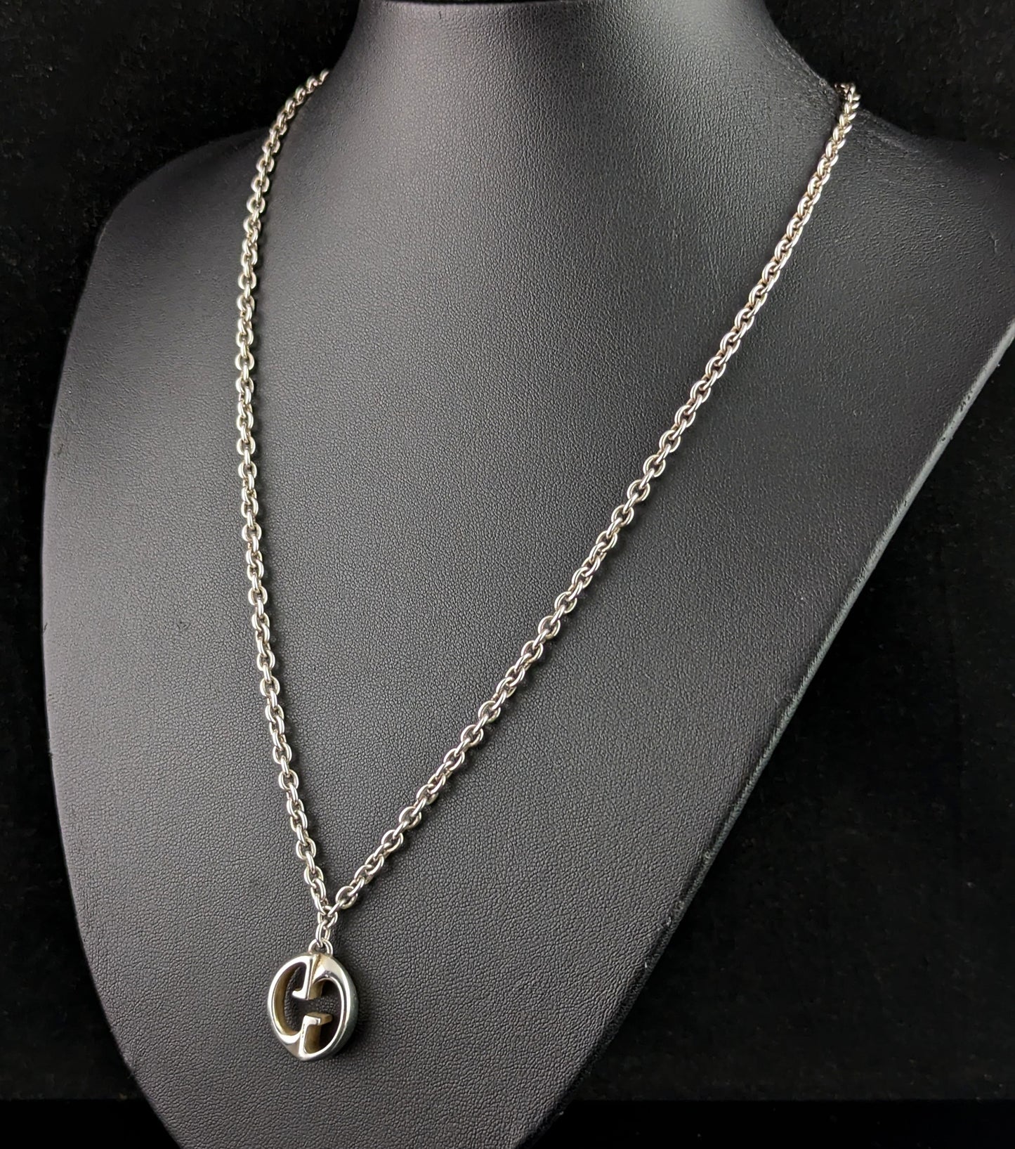 Vintage Gucci sterling silver interlocking G pendant necklace, silver chain