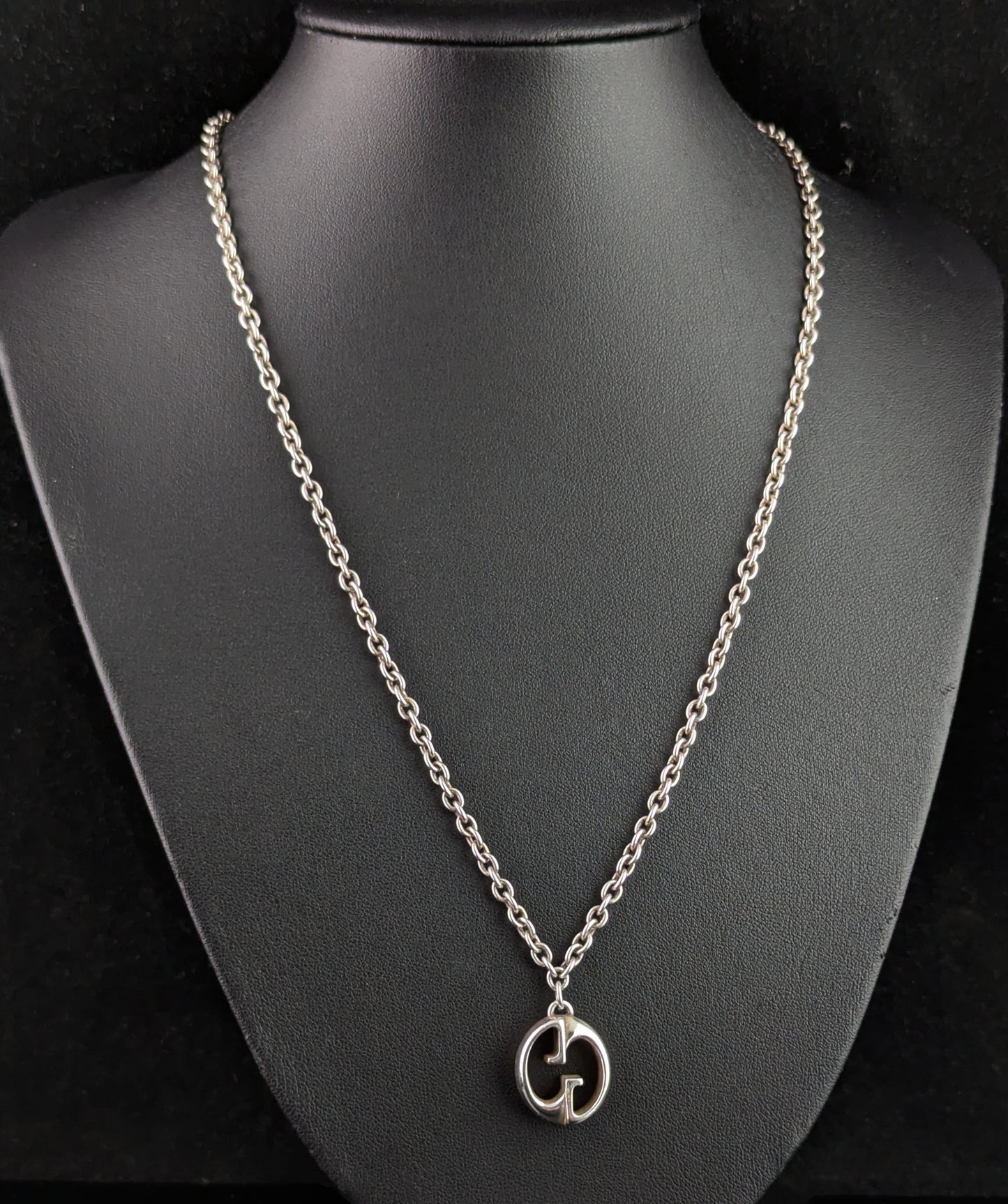 Vintage Gucci sterling silver interlocking G pendant necklace, silver chain