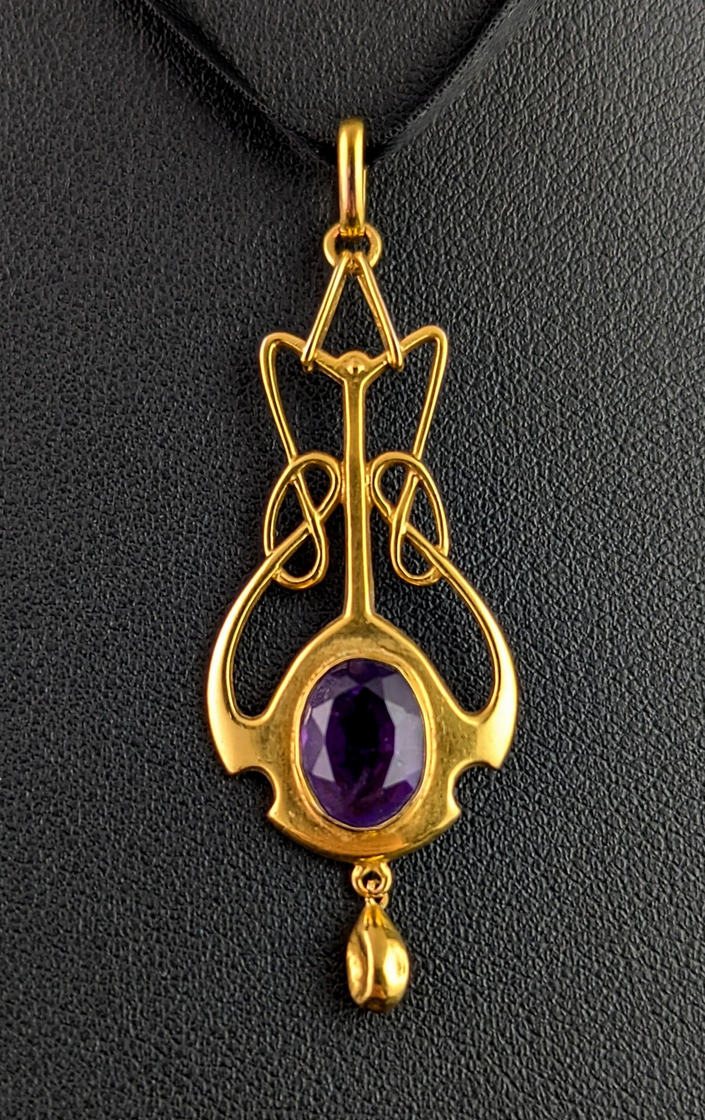 Antique Art Nouveau amethyst pendant, 9ct yellow gold